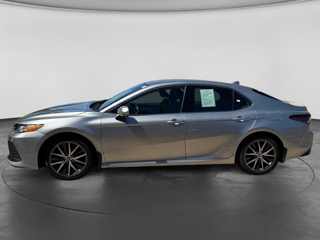 Used 2023 Toyota Camry XLE w/ Cold Weather Package FWD image 6