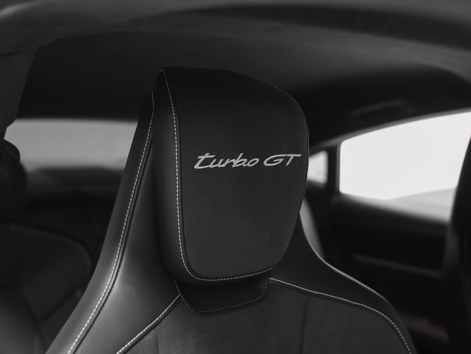 Certified 2025 Porsche Taycan Turbo GT AWD/4WD image 31