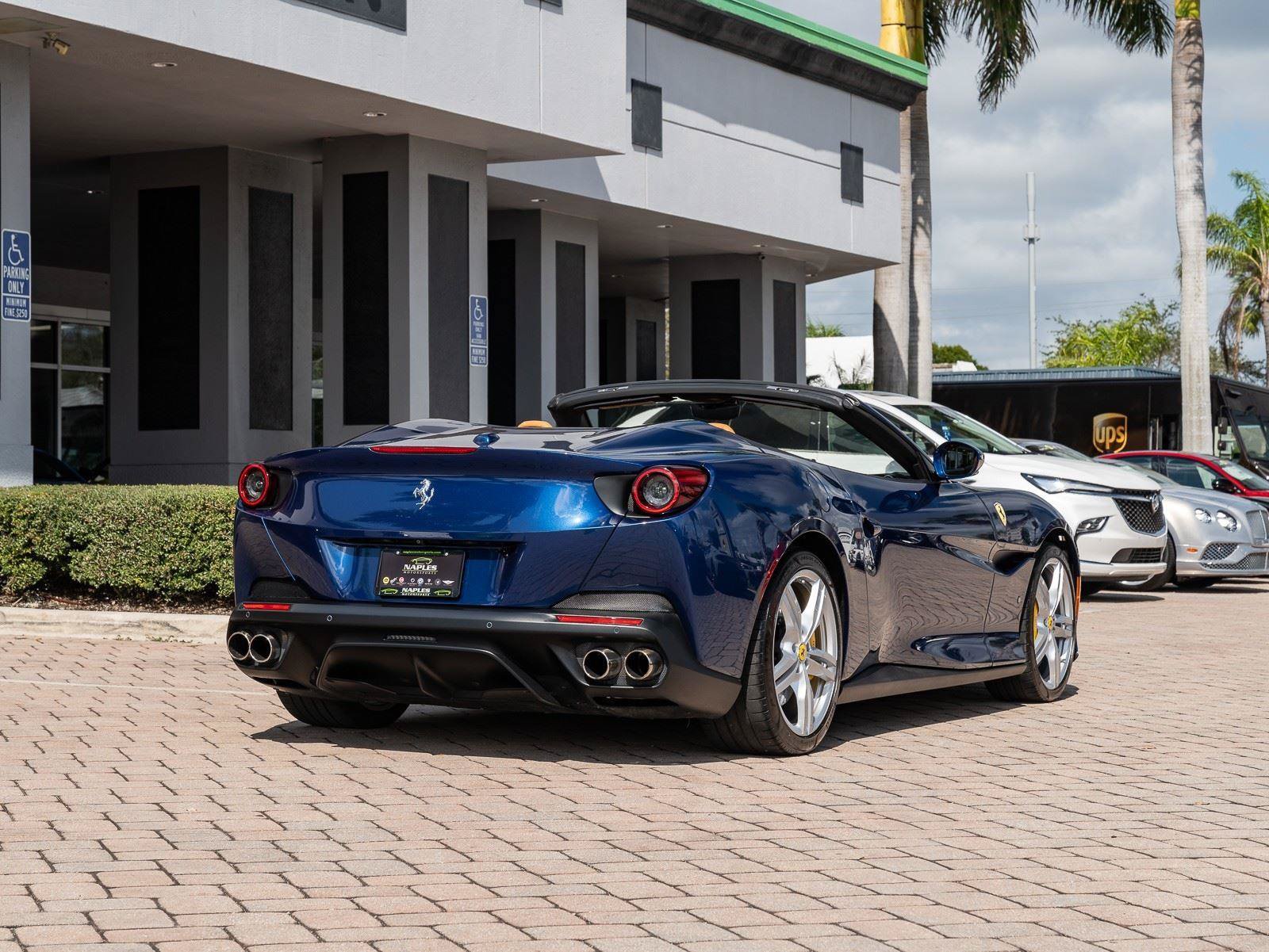 Used 2019 Ferrari Portofino RWD image 14