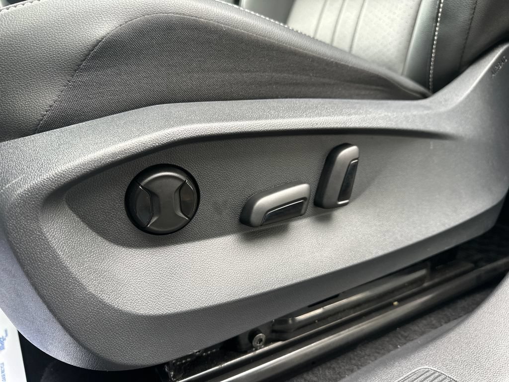 Certified 2024 Volkswagen Tiguan SE AWD/4WD image 9