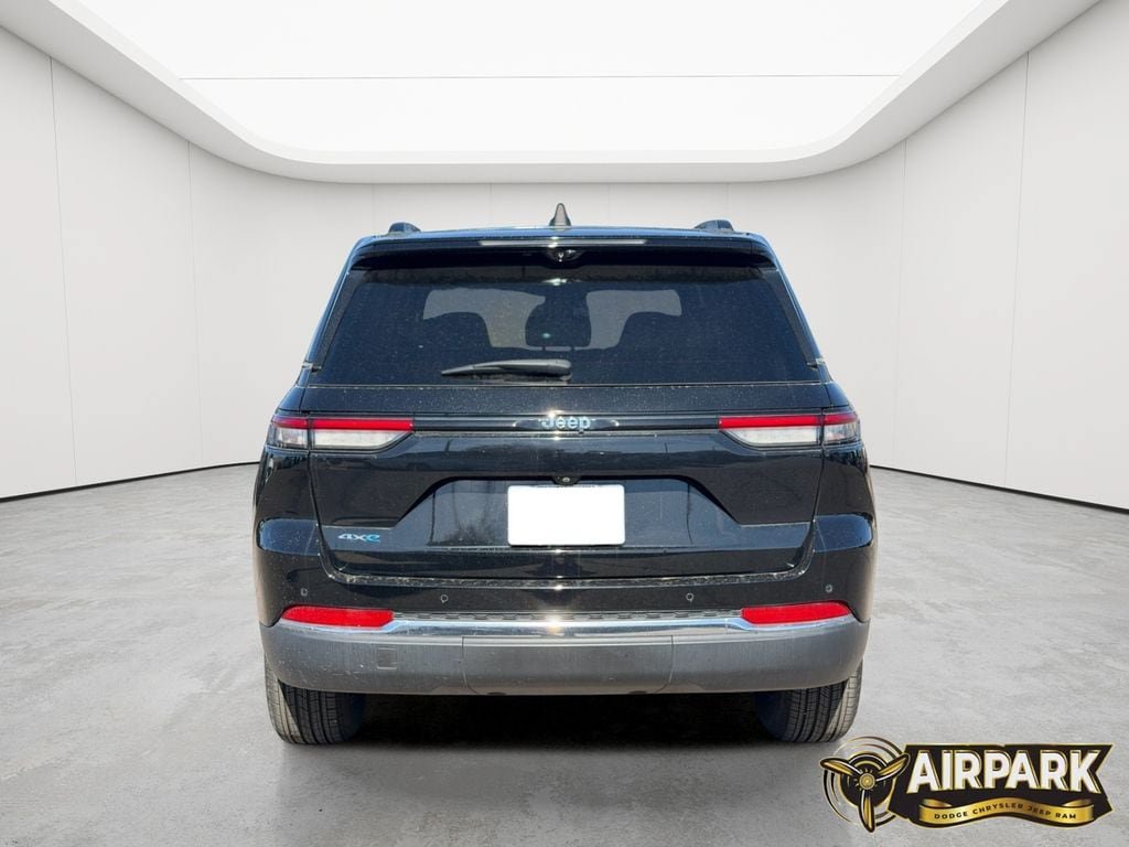 New 2023 Jeep Grand Cherokee 4WD 4xe w/ Luxury Tech Group II image 5