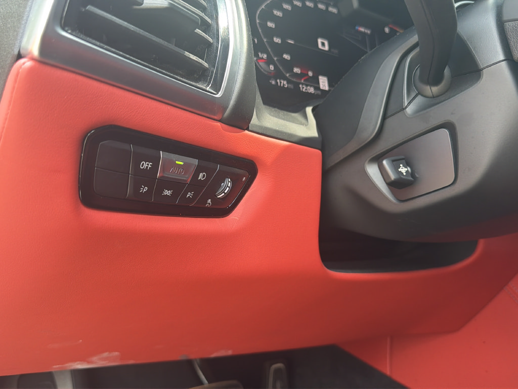 Used 2020 BMW M8 Coupe w/ M Carbon Exterior Package AWD/4WD image 34