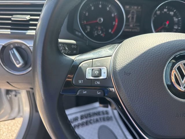 Used 2016 Volkswagen Passat 1.8T SE FWD image 29