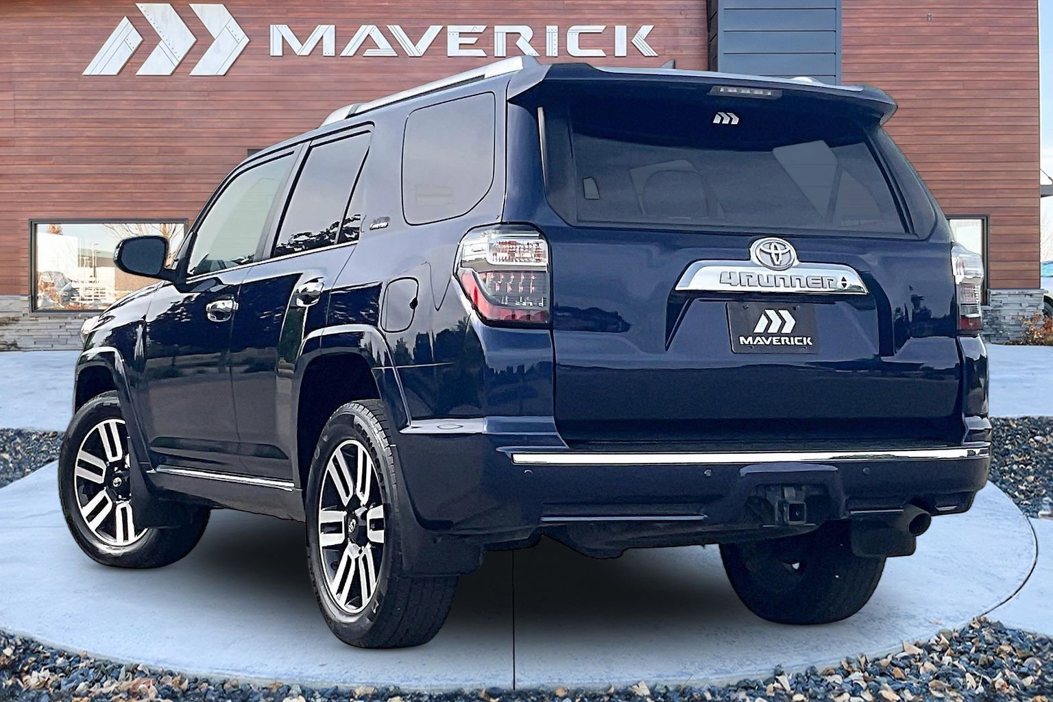 Used 2022 Toyota 4Runner Limited AWD/4WD image 4