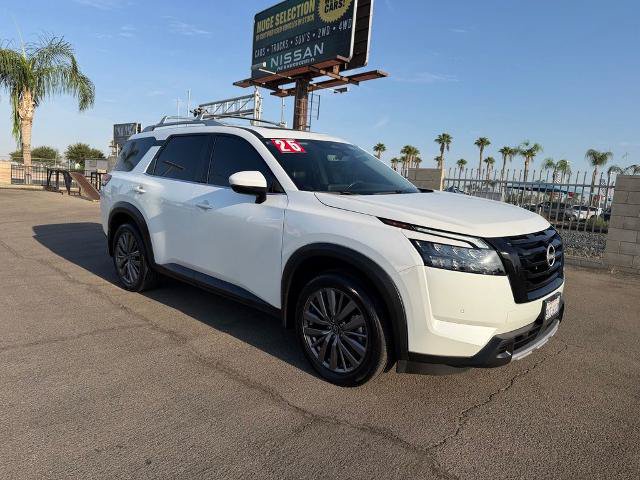 Certified 2025 Nissan Pathfinder SL w/ SL Premium Package FWD image 1