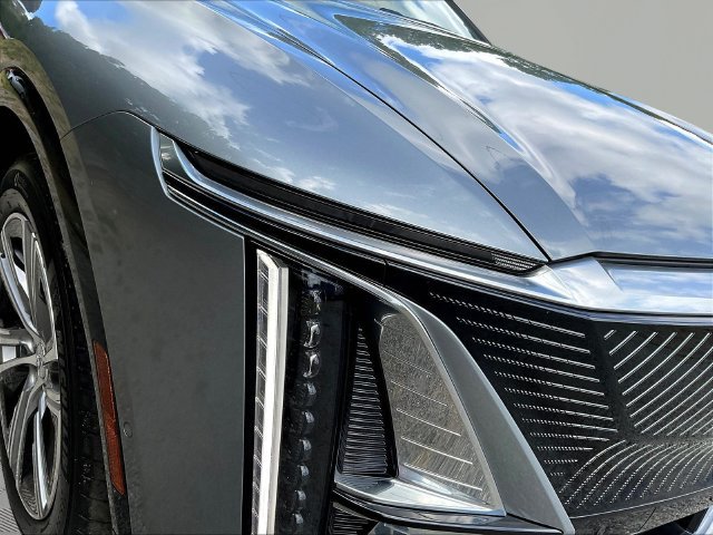 Used 2024 Cadillac Lyriq Luxury AWD/4WD image 34
