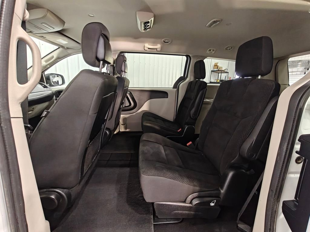 Used 2019 Dodge Grand Caravan SE FWD image 28