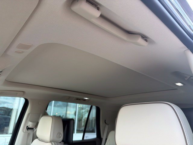 Used 2021 GMC Yukon Denali w/ Denali Premium Package AWD/4WD image 12