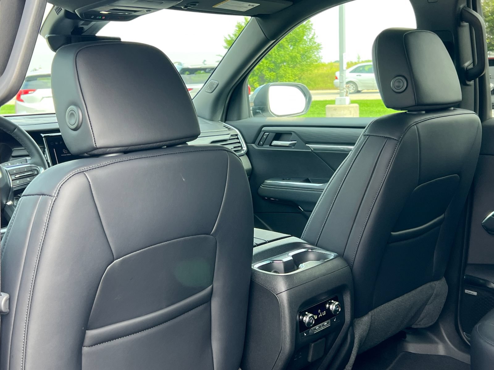 New 2027 GMC Acadia Elevation w/ Black Edition AWD/4WD image 34