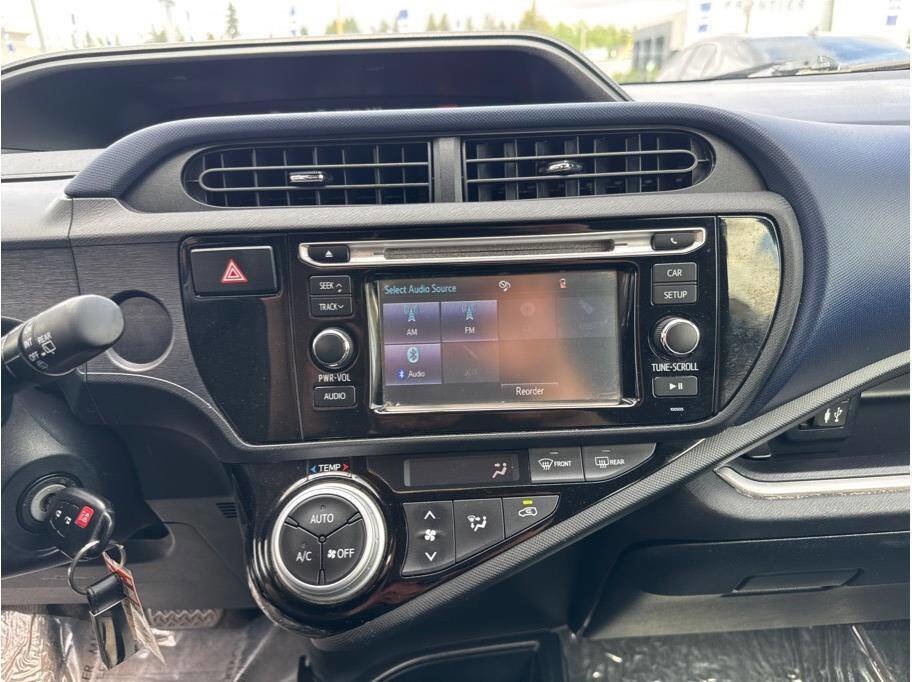 Used 2015 Toyota Prius C Two image 10