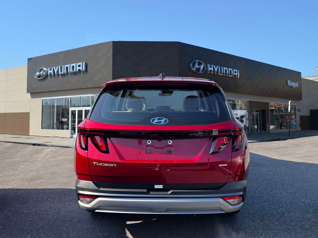 Certified 2025 Hyundai Tucson SE image 6