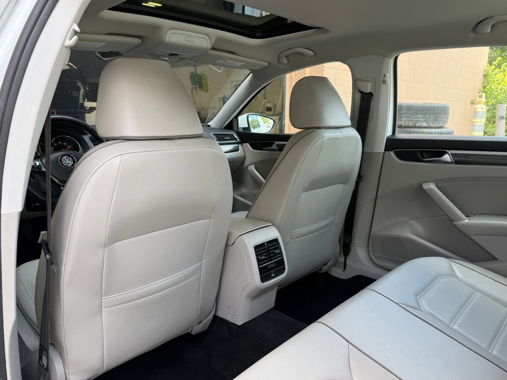 Used 2018 Volkswagen Passat 2.0T SE image 12