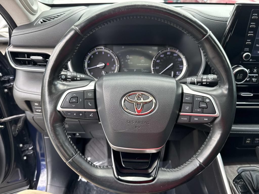 Used 2022 Toyota Highlander Limited FWD image 42