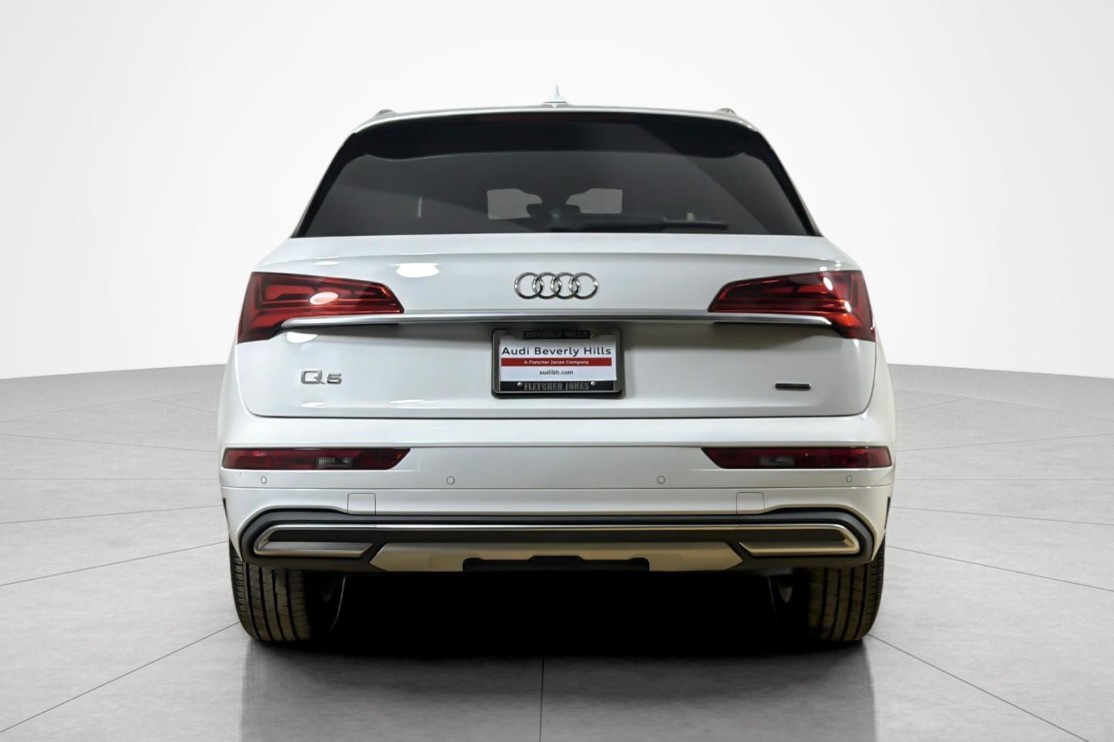 Used 2023 Audi Q5 2.0T Premium w/ Convenience Package AWD/4WD image 4