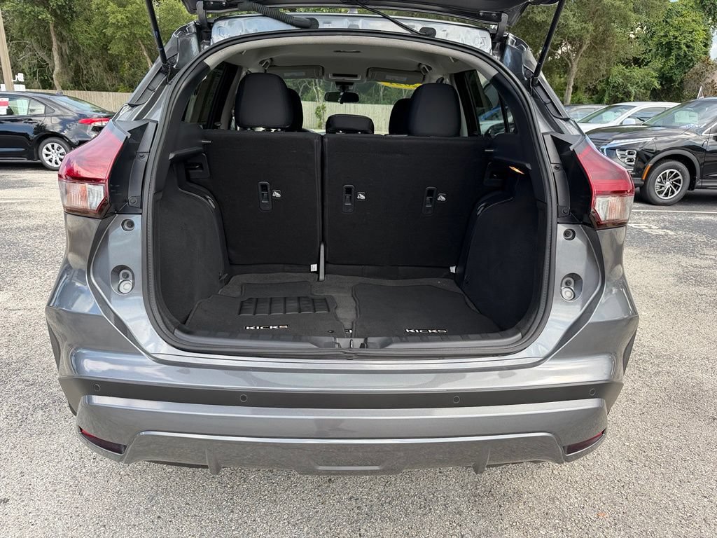 Used 2021 Nissan Kicks SV FWD image 14