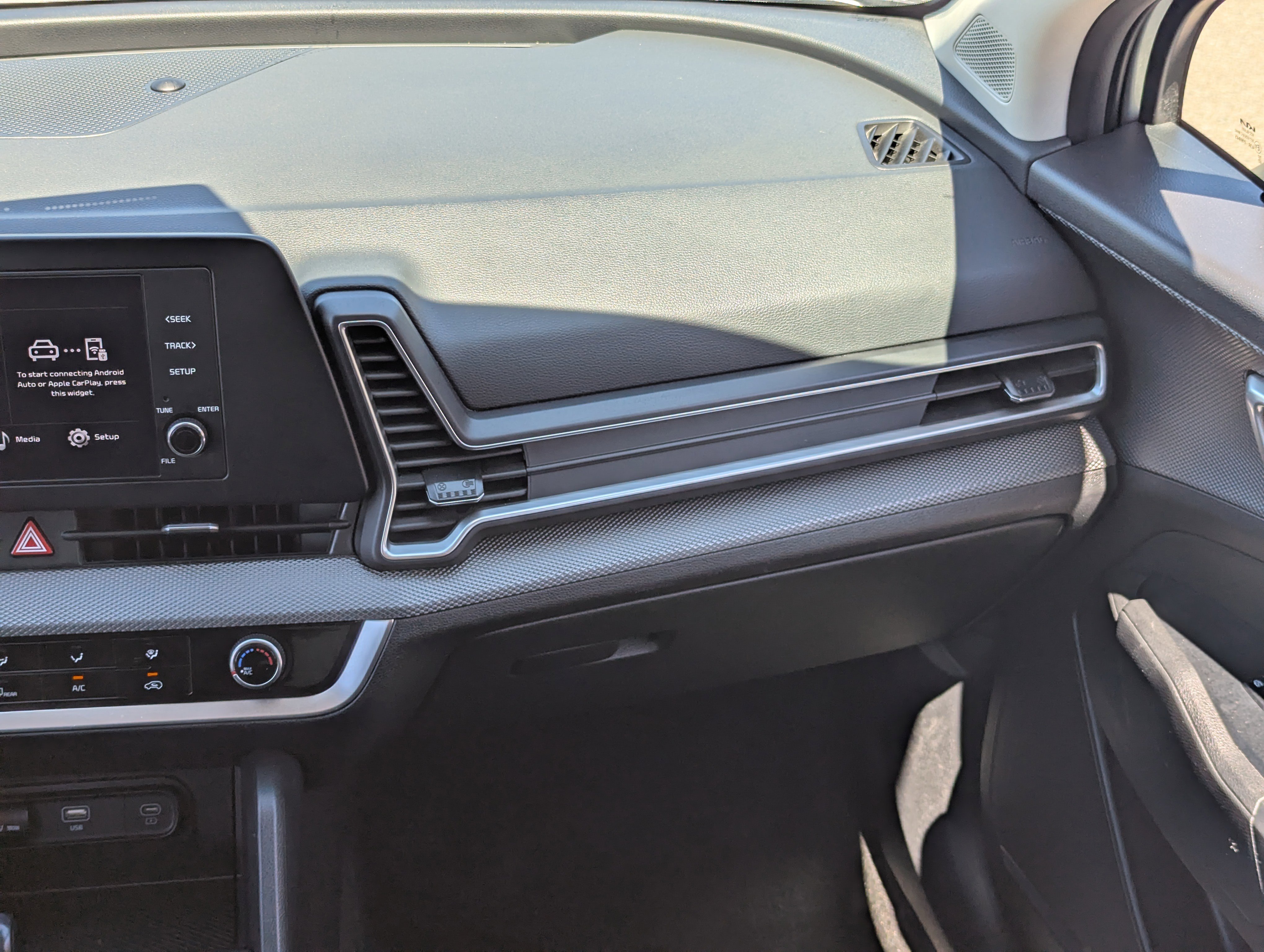 Certified 2024 Kia Sportage LX FWD image 15