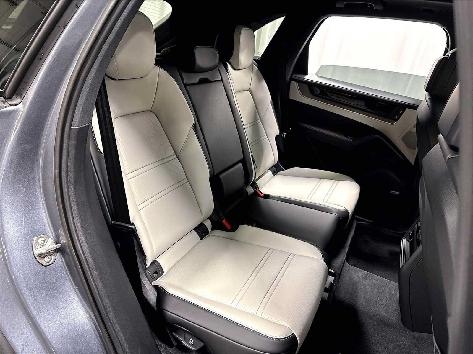 New 2026 Porsche Cayenne AWD/4WD image 30