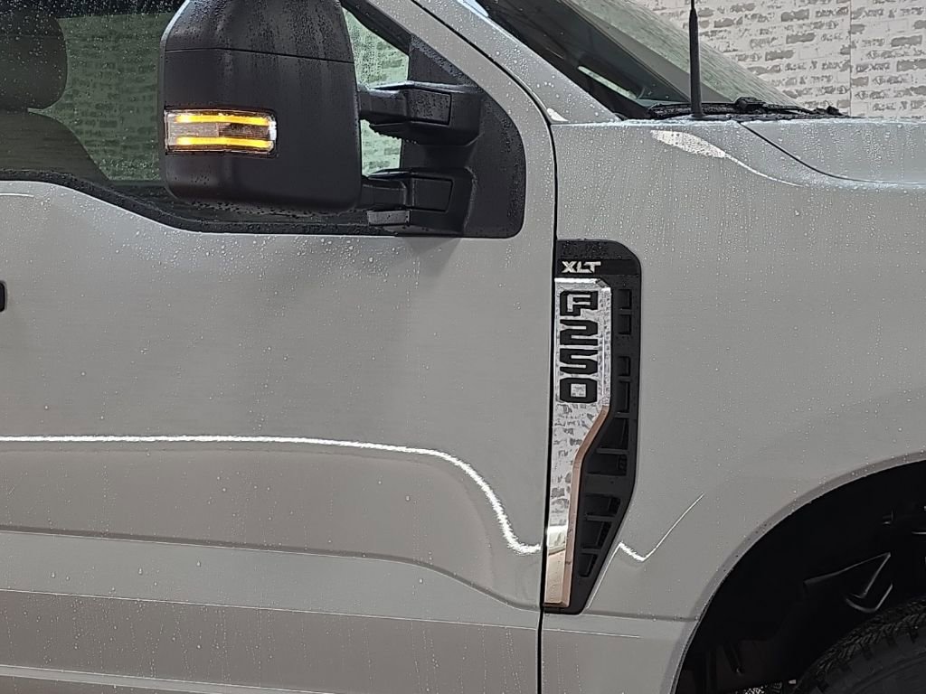 New 2026 Ford F250 XLT w/ FX4 Off-Road Package image 10