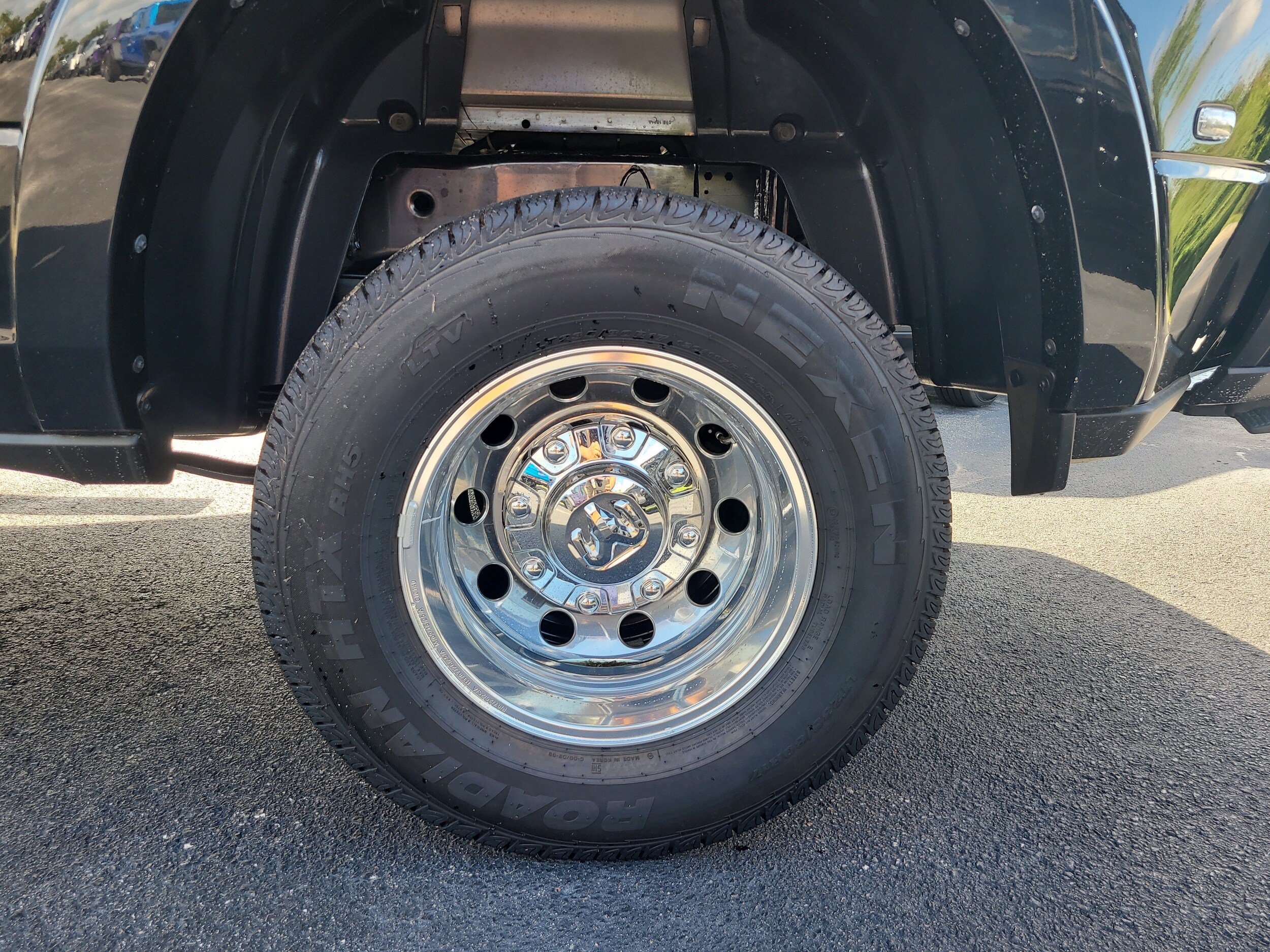 New 2026 RAM 3500 Longhorn AWD/4WD image 9
