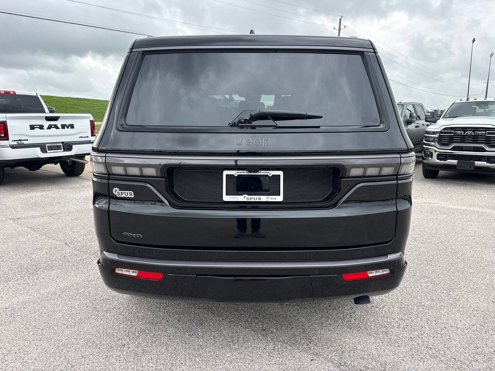 New 2026 Jeep Grand Wagoneer Summit AWD/4WD image 5