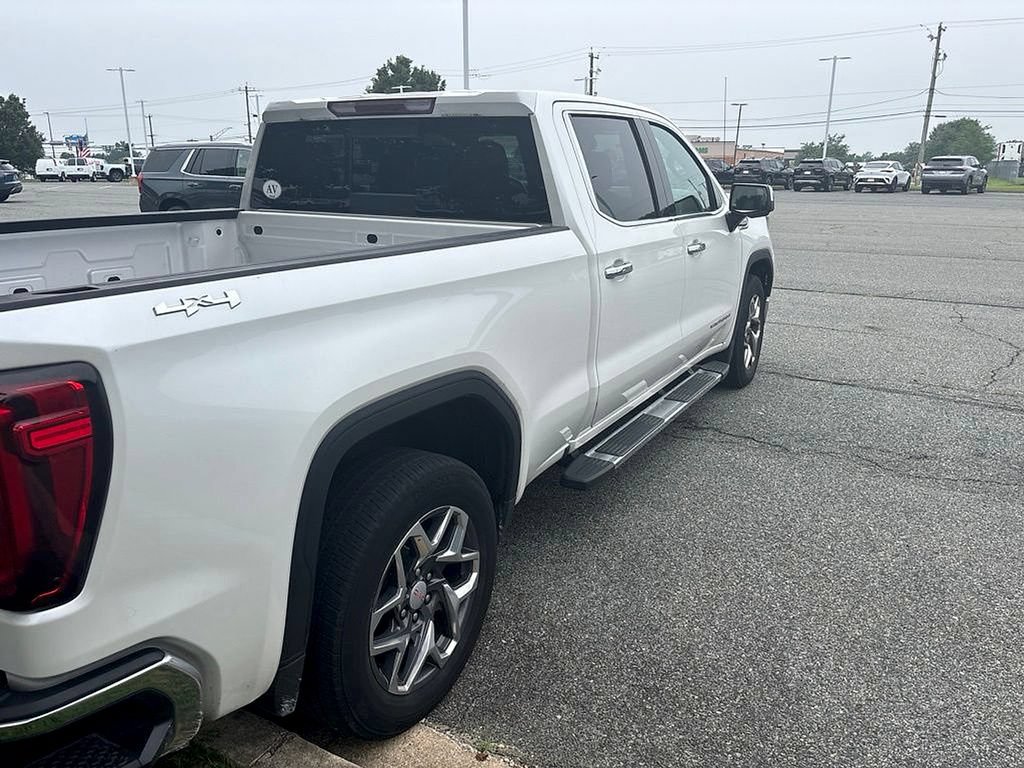 Used 2022 GMC Sierra 1500 SLT w/ SLT Convenience Package AWD/4WD image 9
