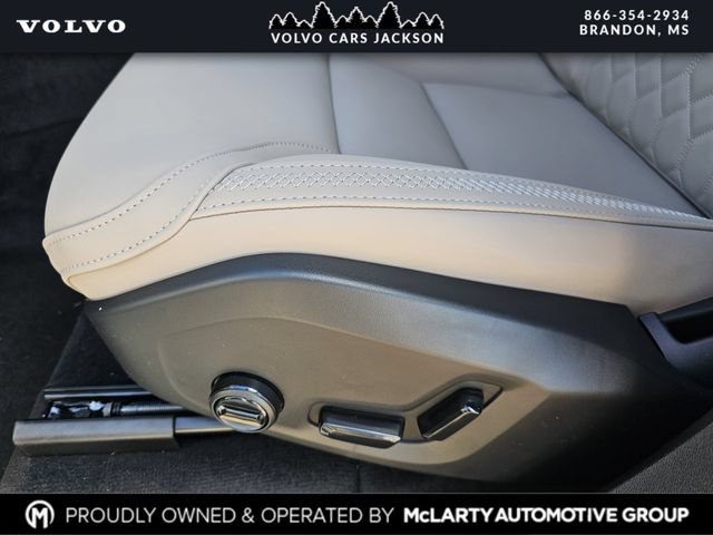 New 2026 Volvo XC90 B6 Plus w/ Protection Package Premier AWD/4WD image 14