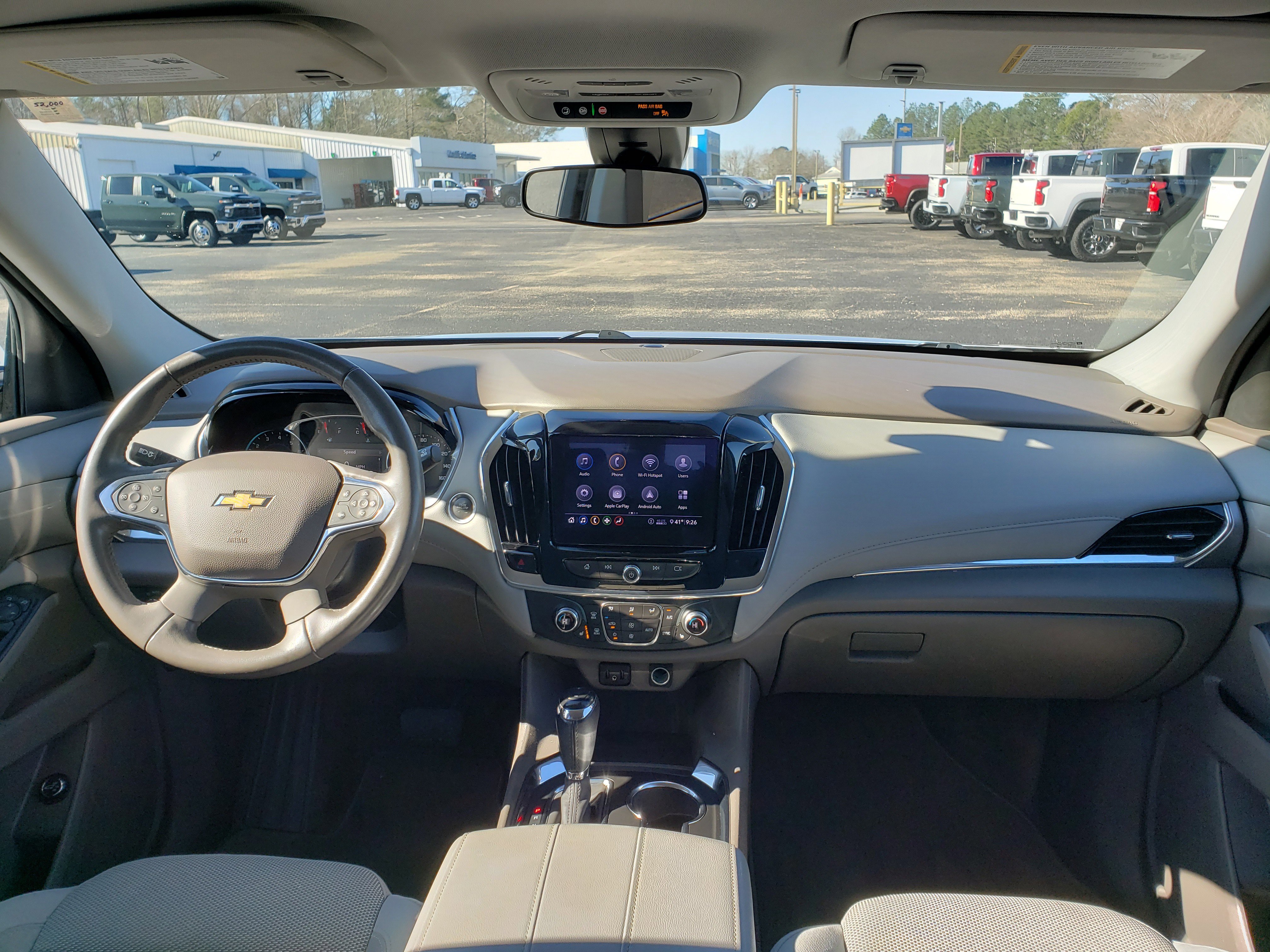Used 2020 Chevrolet Traverse LT image 38