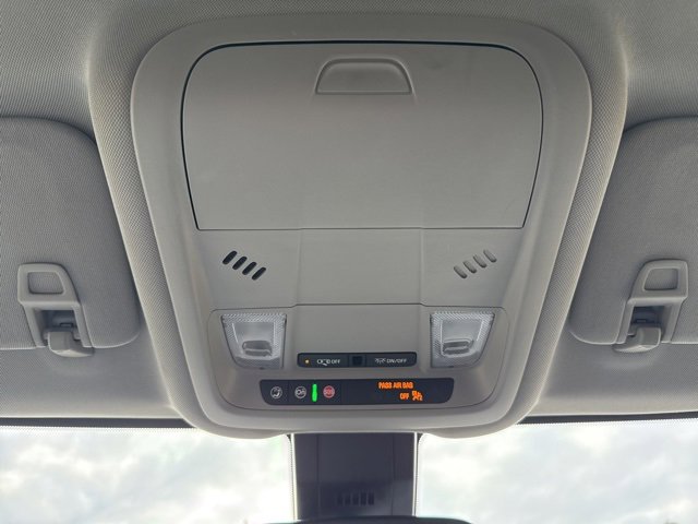 Used 2024 GMC Terrain SLE image 25