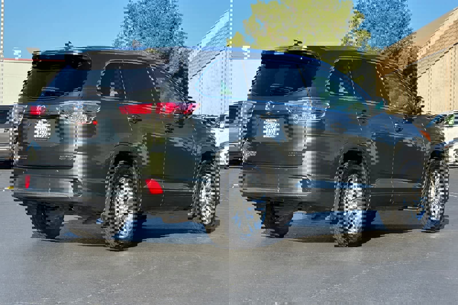 Used 2014 Toyota Highlander Limited image 2