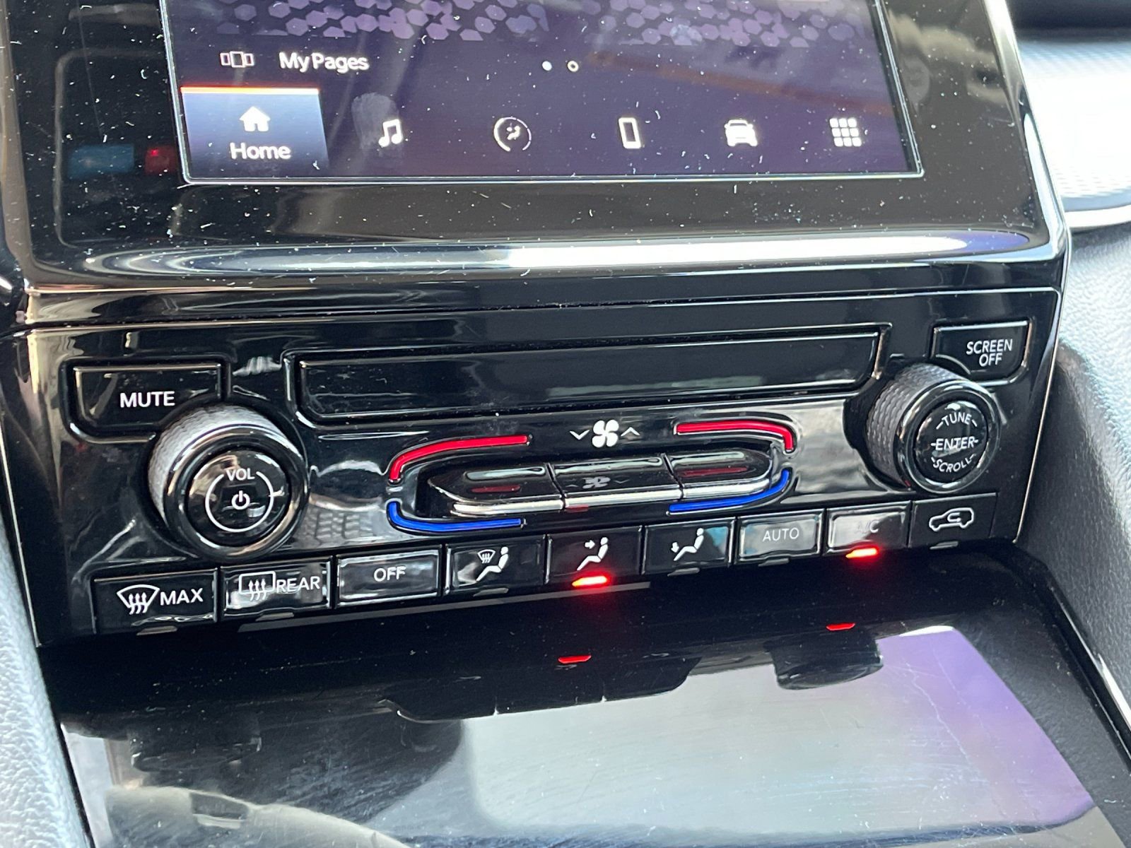 Used 2023 Jeep Grand Cherokee L Laredo image 24