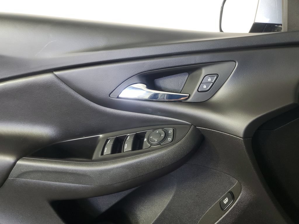 Used 2018 Chevrolet Volt LT w/ Comfort Package FWD image 30