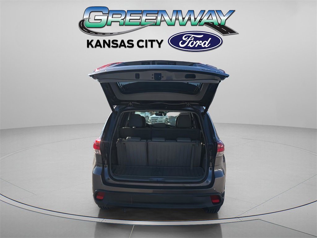 Used 2018 Toyota Highlander XLE image 7