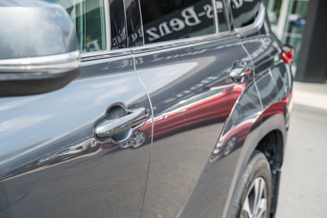 Used 2020 Toyota Highlander XLE AWD/4WD image 15