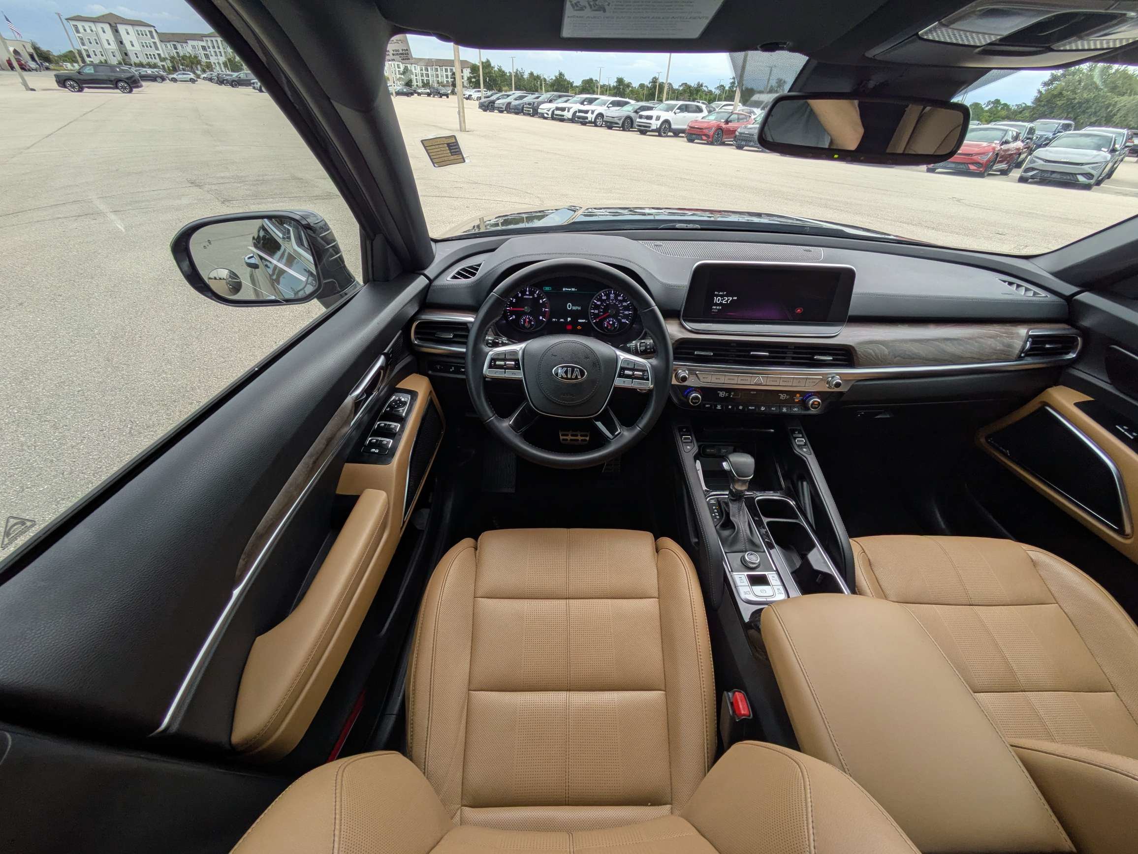 Certified 2021 Kia Telluride SX w/ Towing Package FWD image 19