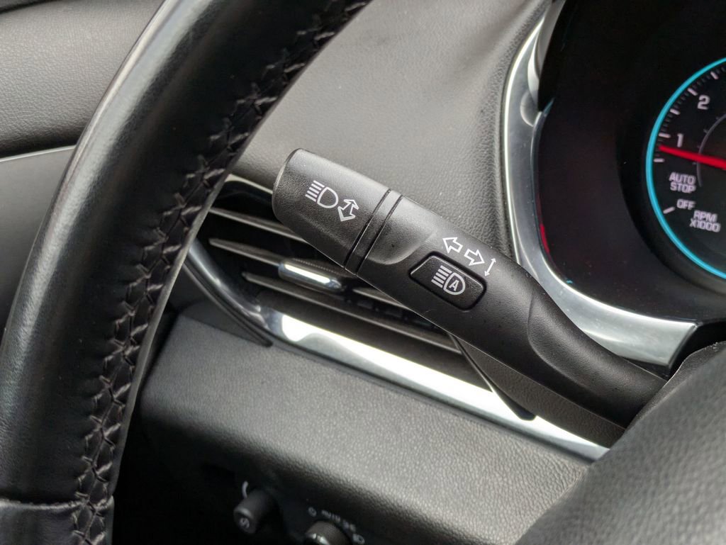 Used 2023 Chevrolet Traverse LT image 21