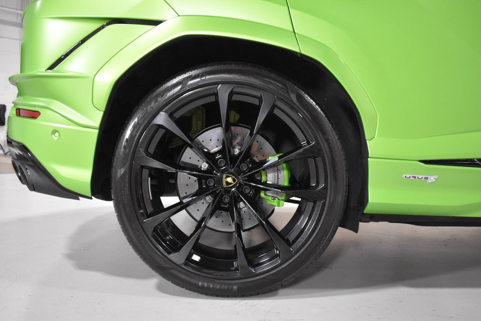 Used 2024 Lamborghini Urus S AWD/4WD image 9