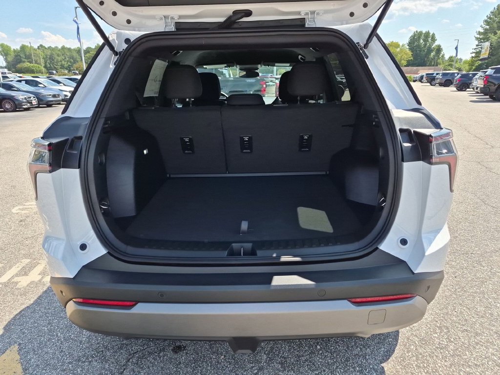 New 2027 Chevrolet Equinox LT FWD image 34