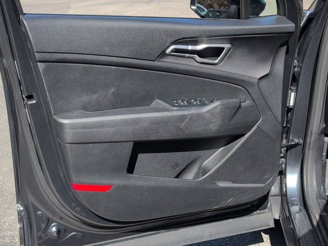 Used 2024 Kia Sportage LX image 11