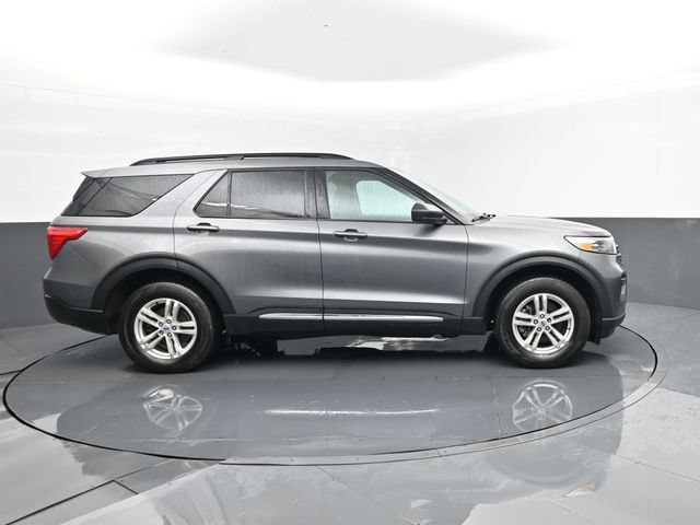 Used 2023 Ford Explorer XLT AWD/4WD image 4