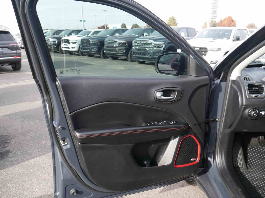 Used 2018 Jeep Compass Trailhawk w/ Leather Interior Group image 29