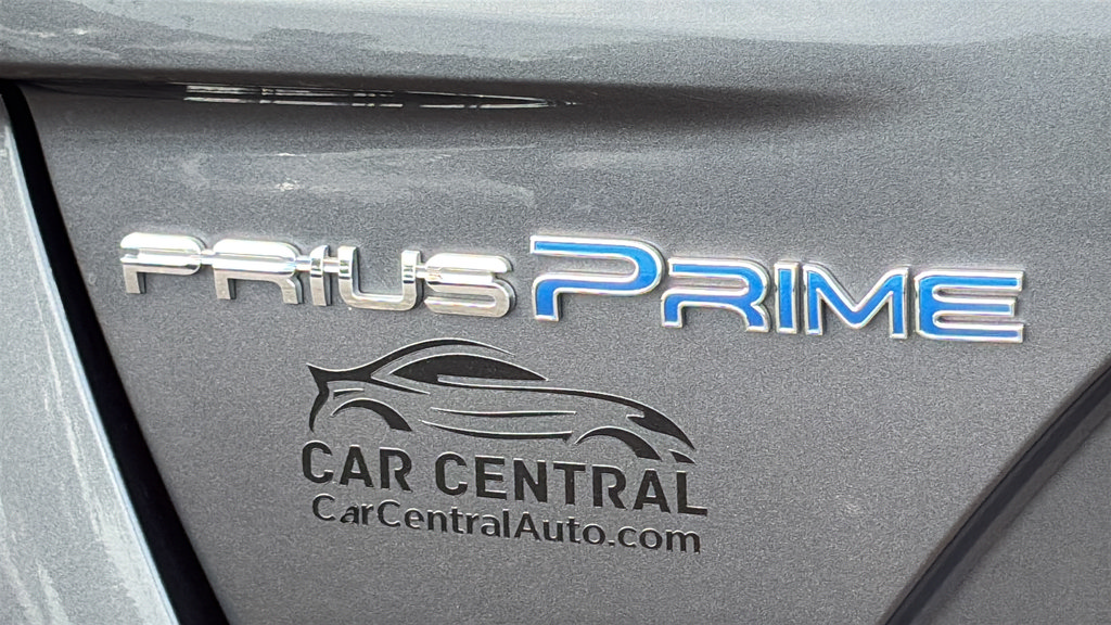 Used 2017 Toyota Prius Prime Advanced FWD image 26