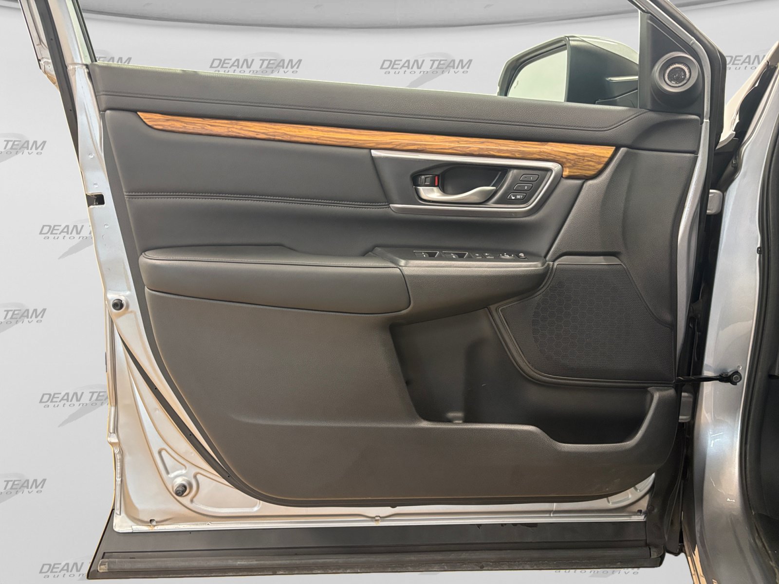 Used 2017 Honda CR-V Touring image 13