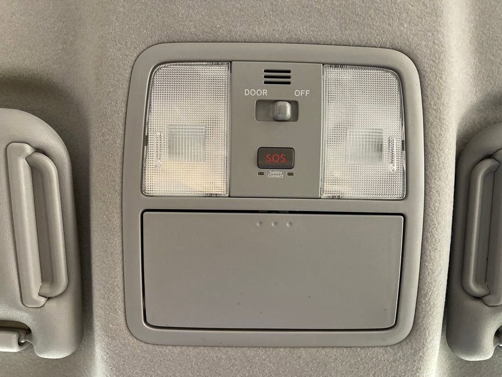 Used 2014 Toyota RAV4 EV image 24