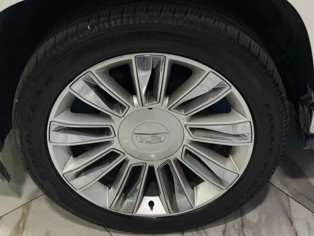 Used 2017 Cadillac Escalade Platinum image 33