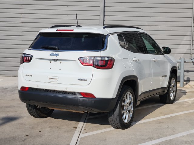 Used 2024 Jeep Compass Latitude AWD/4WD image 8