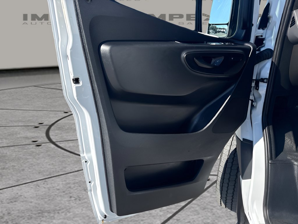 Used 2025 Mercedes-Benz Sprinter 2500 image 20
