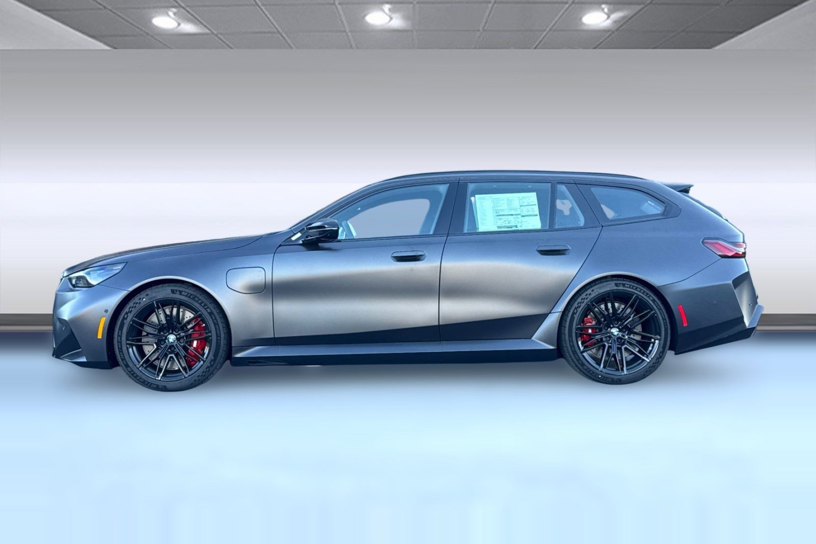 New 2026 BMW M5 Touring image 2