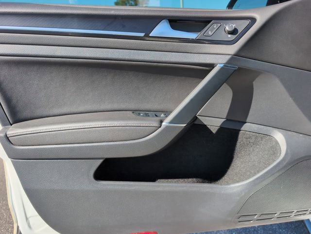 Used 2019 Volkswagen Golf R 4-Door image 11