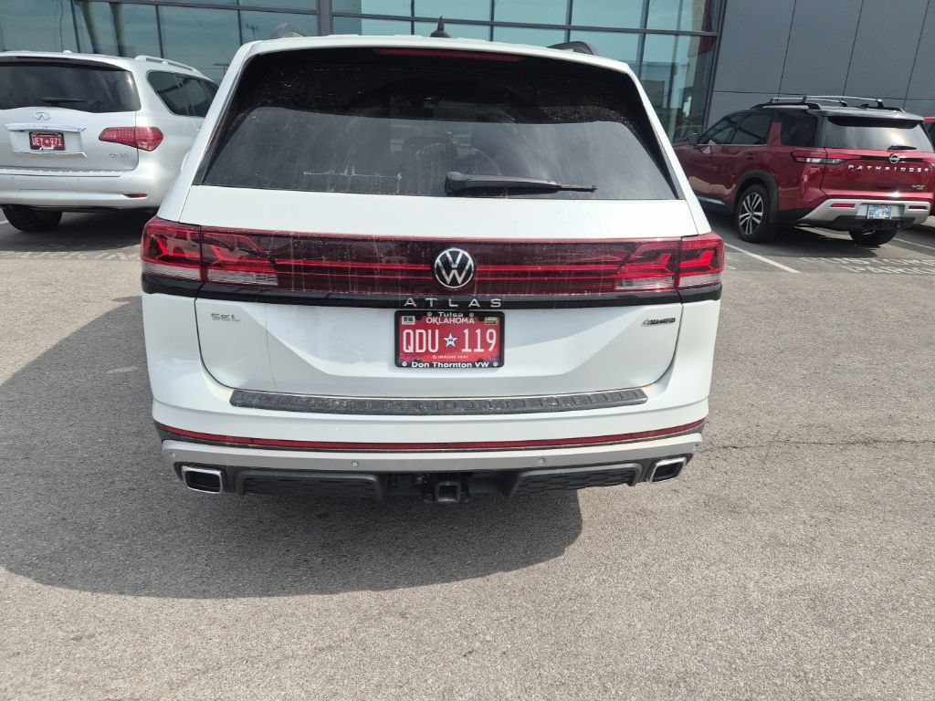 Used 2024 Volkswagen Atlas Peak Edition SEL AWD/4WD image 6