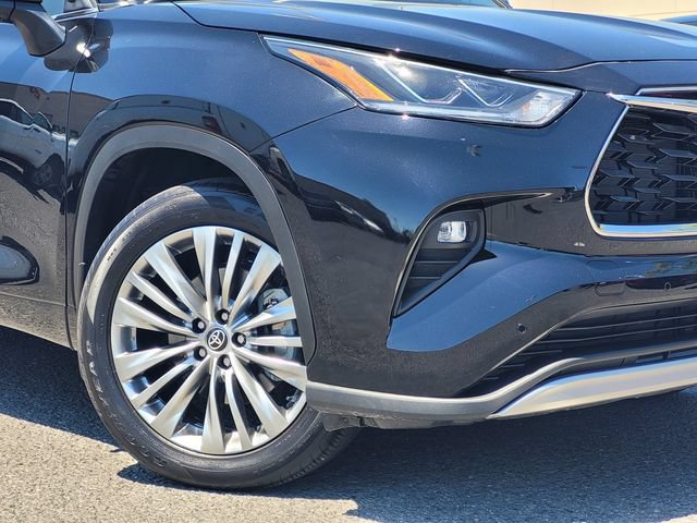 Certified 2024 Toyota Highlander Platinum AWD/4WD image 4